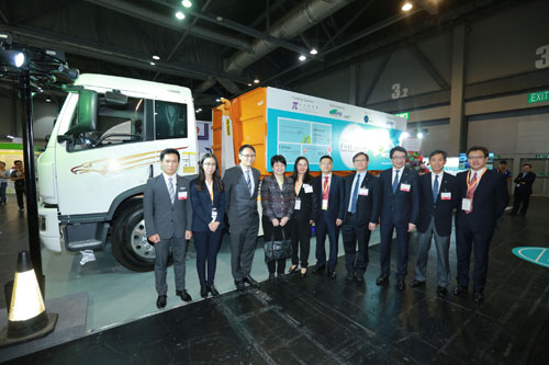 Mr Bryan Ha, Assistant Commissioner for Innovation and Technology (Funding Schemes) (third from right); Mr Willy Lin, Chairman of HKPC (fourth from right), and Mrs Agnes Mak, Executive Director of HKPC (fourth from left), poses for a photo with the HKPC-APAS-developed 16-tonne Pure Electric Truck with the project’s industry partner E. Tech Dynamic Technology Co. Ltd., and R&D team