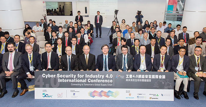 Group photo of Mr Victor Lam, Deputy Government Chief Information Officer (Infrastructure and Operations) (fifth from left), and Mr Willy Lin, Chairman of HKPC (sixth from left) with speakers and participants of the “Cyber Security for Industry 4.0 International Conference”