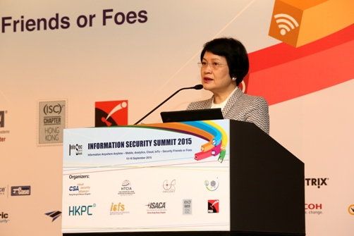 Mrs Agnes Mak, Executive Director of HKPC, gives welcoming address