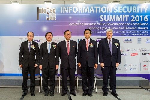 Mr Nicholas Yang, Secretary for Innovation and Technology of the HKSAR Government (centre), opens the “Information Security Summit 2016”, accompanied by Mr Willy Lin, Chairman of HKPC (second from left); Mr Allen Yeung, Government Chief Information Officer (second from right); Mr Gordon Lo, Acting Executive Director of HKPC (first from left); and Mr Dale Johnstone, Chairman of the Summit’s organizing committee.