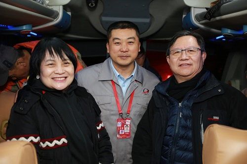 Dr Wang Yuan Zhen of the China Manned Space Agency’s operation and quality management bureau (centre) visited the HKPC-organized delegation while they were waiting for the launch of the Shenzhou-11 manned spacecraft at Jiuquan Satellite Launch Centre early this morning. He was greeted by Mr Willy Lin (right), Chairman of HKPC, and Mrs Agnes Mak, Executive Director of HKPC.