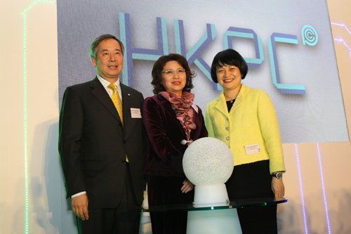 (From left) Mr Clement Chen, Chairman of HKPC, Miss Janet Wong, Commissioner for Innovation and Technology of the HKSAR Government, and Mrs Agnes Mak, Executive Director of HKPC, launch the HKPC new brand identity.