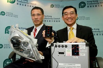 Dr Yang Ying, CEO of APAS (left), and Mr Joseph Poon, Director (Technology Development) of HKPC,