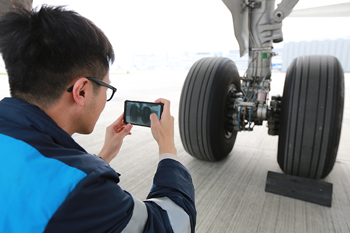 The Defect Recognition Support System for Aviation Industry can identify external defects of an aircraft through computing algorithms for compensating insufficiency of visual inspection.