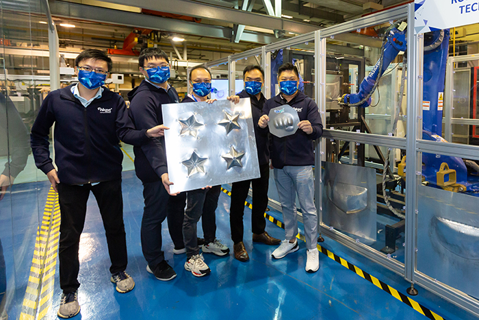 HKPC’s R&D Team has won the internationally acclaimed  “IMechE – Best Project Award” for their EAFF technology facilitating the production of customised sheet metal parts. From Right to Left: Raymond Shan, Wai-lun Chan, Ben Tang, Sam Wan, and Enoch Cheung.
