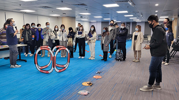 Participants experienced over 10 training programmes in small groups, including drones, AR/VR technology, Metaverse, etc.