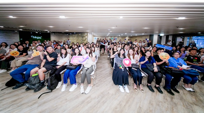 “Play 4 Performance 2025”企业体验日，吸引逾150位企业管理层、人力资源专家及教育培训专业人士，亲身体验游戏化学习与前沿科技深度融合如何助力香港培育未来人才，推进新质生产力发展，并引领企业培训模式的持续革新。