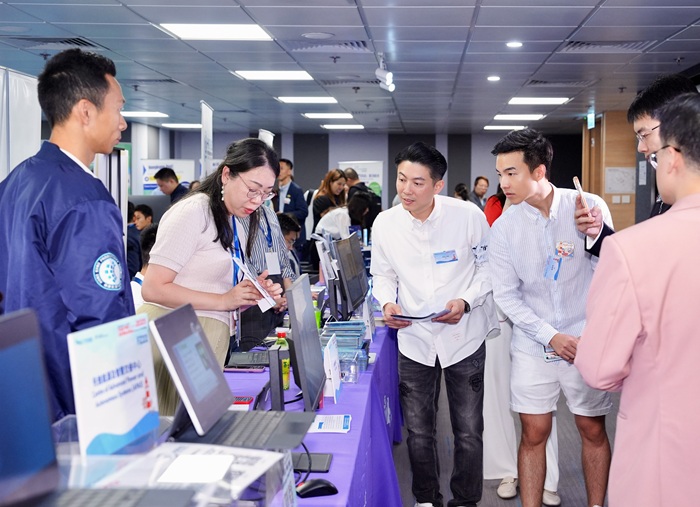 今年博览会以“中小企‘智’造未来”为主题，设有超过80个来自政府资助部门、科技展商及资助基金执行机构参展，现场设五大主题展区，包括“求FUND专区”、“市场拓展”、“绿续发展”、“数字化转型”及“跨境电商与零售科技”。
