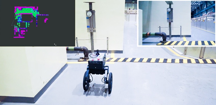 HazardBot在广东台山核电站室内进行现场应用测试与示范验证，左上角展示基于激光雷达的现场建图与自动导航，右上角为机器人执行仪表盘读数识别任务时的云台相机视角。