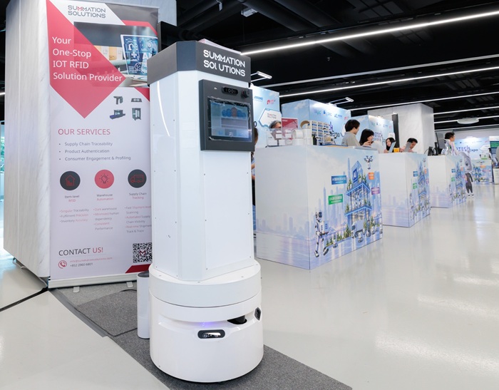 Summation Solutions: The RFID inventory robot can automatically scan warehouse racks up to 2.8 metres in height, significantly improving inventory accuracy while reducing manpower requirements.